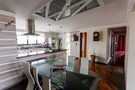 Apartamento à venda com 146m², 3 quartos e 4 vagas Apartamento à venda com 146m², 3 quartos e 4 vagasSala