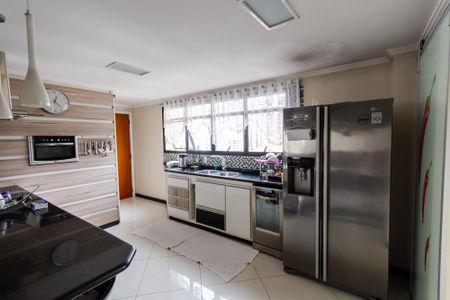 Apartamento à venda com 146m², 3 quartos e 4 vagas Apartamento à venda com 146m², 3 quartos e 4 vagasCozinha