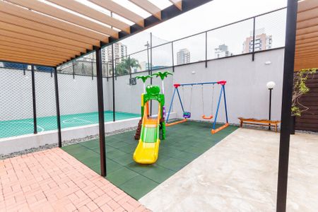 Apartamento à venda com 146m², 3 quartos e 4 vagas Apartamento à venda com 146m², 3 quartos e 4 vagasÁrea comum - Playground