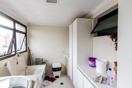 Apartamento à venda com 146m², 3 quartos e 4 vagas Apartamento à venda com 146m², 3 quartos e 4 vagasÁrea de Serviço