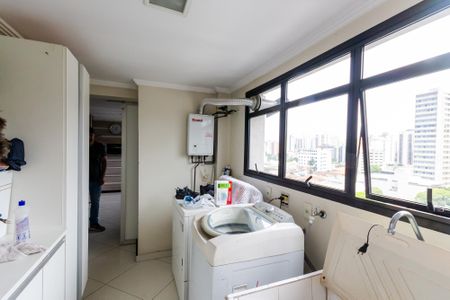 Apartamento à venda com 146m², 3 quartos e 4 vagas Apartamento à venda com 146m², 3 quartos e 4 vagasÁrea de Serviço