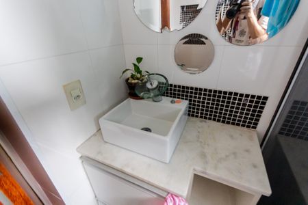 Apartamento à venda com 146m², 3 quartos e 4 vagas Apartamento à venda com 146m², 3 quartos e 4 vagasBanheiro da Suíte 1