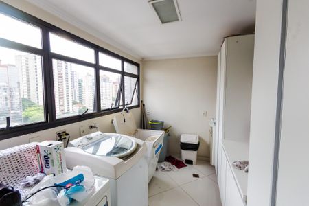 Apartamento à venda com 146m², 3 quartos e 4 vagas Apartamento à venda com 146m², 3 quartos e 4 vagasÁrea de Serviço