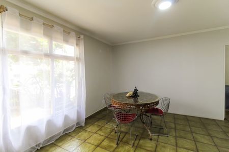 Casa à venda com 191m², 4 quartos e 3 vagasSala