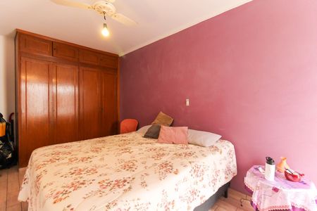 Casa à venda com 191m², 4 quartos e 3 vagasQuarto 2