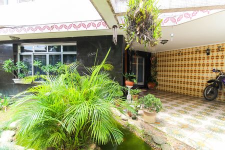 Casa à venda com 191m², 4 quartos e 3 vagasQuintal