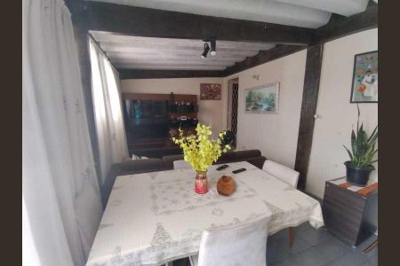 Casa de condomínio à venda com 176m², 3 quartos e 1 vaga