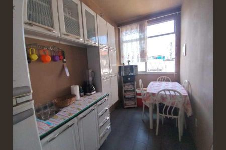 Casa de condomínio à venda com 176m², 3 quartos e 1 vaga