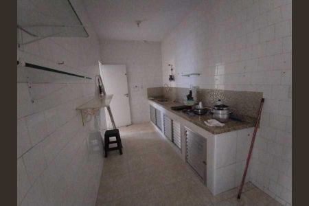 Casa de condomínio à venda com 176m², 3 quartos e 1 vaga