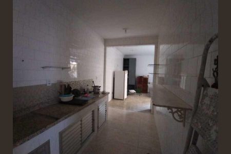 Casa de condomínio à venda com 176m², 3 quartos e 1 vaga