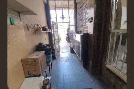 Casa de condomínio à venda com 176m², 3 quartos e 1 vaga