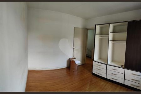 Casa à venda com 165m², 3 quartos e 2 vagas