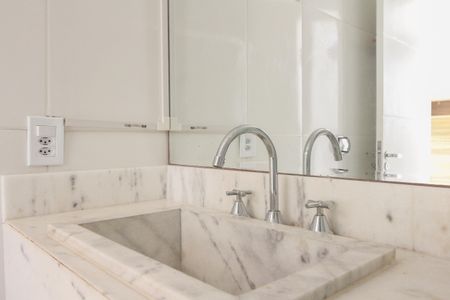 Apartamento à venda com 92m², 2 quartos e 1 vagaBanheiro Suíte 