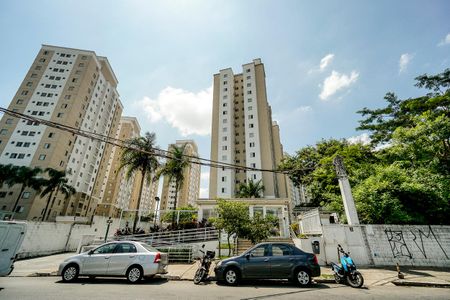 Apartamento para alugar com 63m², 3 quartos e 1 vaga Apartamento para alugar com 63m², 3 quartos e 1 vagaFachada