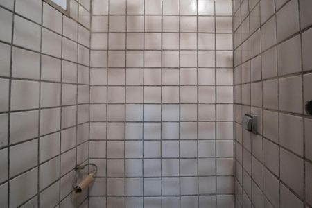 Casa à venda com 360m², 6 quartos e 2 vagas Casa à venda com 360m², 6 quartos e 2 vagasBanheiro 2