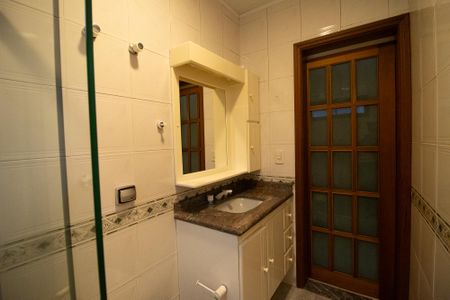 Casa à venda com 360m², 6 quartos e 2 vagas Casa à venda com 360m², 6 quartos e 2 vagasBanheiro da Suíte 2