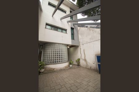 Casa à venda com 360m², 6 quartos e 2 vagas Casa à venda com 360m², 6 quartos e 2 vagasGaragem