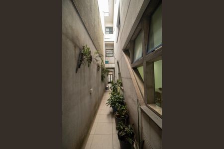 Casa à venda com 360m², 6 quartos e 2 vagas Casa à venda com 360m², 6 quartos e 2 vagasCorredor