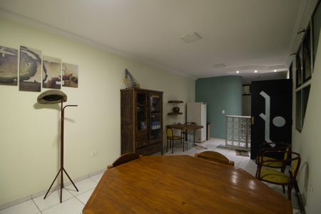 Casa à venda com 360m², 6 quartos e 2 vagas Casa à venda com 360m², 6 quartos e 2 vagasCozinha