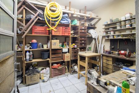 Casa à venda com 360m², 6 quartos e 2 vagas Casa à venda com 360m², 6 quartos e 2 vagasEdícula