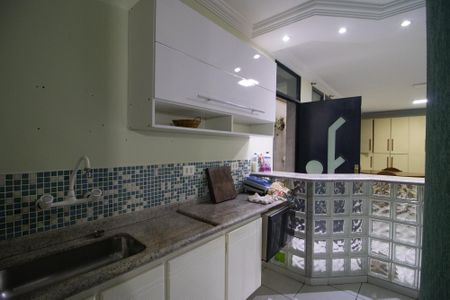 Casa à venda com 360m², 6 quartos e 2 vagas Casa à venda com 360m², 6 quartos e 2 vagasCozinha
