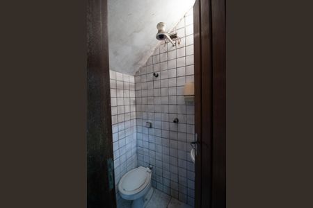 Casa à venda com 360m², 6 quartos e 2 vagas Casa à venda com 360m², 6 quartos e 2 vagasBanheiro 2