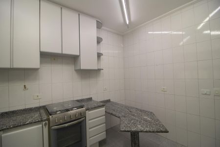 Casa à venda com 360m², 6 quartos e 2 vagas Casa à venda com 360m², 6 quartos e 2 vagasCozinha 3