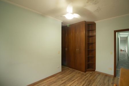 Casa à venda com 360m², 6 quartos e 2 vagas Casa à venda com 360m², 6 quartos e 2 vagasSuíte 4