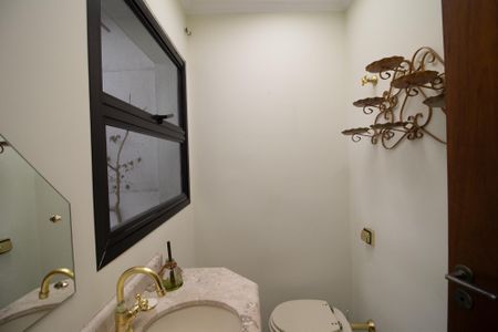 Casa à venda com 360m², 6 quartos e 2 vagas Casa à venda com 360m², 6 quartos e 2 vagasLavabo 2