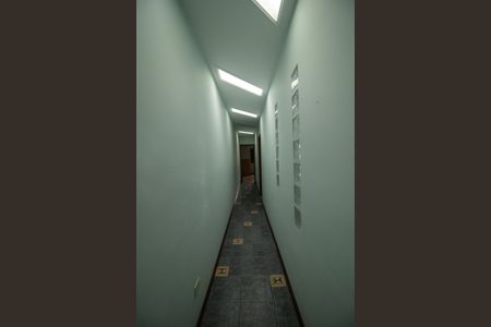 Casa à venda com 360m², 6 quartos e 2 vagas Casa à venda com 360m², 6 quartos e 2 vagasCorredor