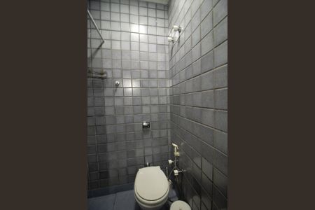 Casa à venda com 360m², 6 quartos e 2 vagas Casa à venda com 360m², 6 quartos e 2 vagasBanheiro