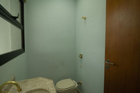 Casa à venda com 360m², 6 quartos e 2 vagas Casa à venda com 360m², 6 quartos e 2 vagasLavabo 3