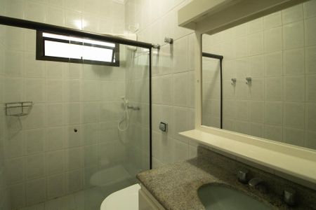 Casa à venda com 360m², 6 quartos e 2 vagas Casa à venda com 360m², 6 quartos e 2 vagasBanheiro da Suíte 4