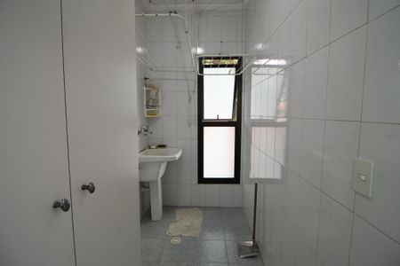 Casa à venda com 360m², 6 quartos e 2 vagas Casa à venda com 360m², 6 quartos e 2 vagasÁrea de Serviço 2