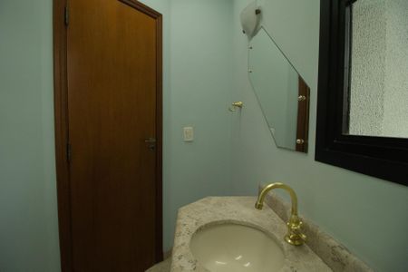 Casa à venda com 360m², 6 quartos e 2 vagas Casa à venda com 360m², 6 quartos e 2 vagasLavabo 3
