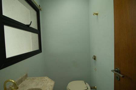 Casa à venda com 360m², 6 quartos e 2 vagas Casa à venda com 360m², 6 quartos e 2 vagasLavabo 3