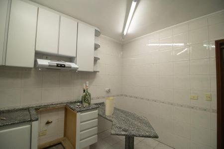 Casa à venda com 360m², 6 quartos e 2 vagas Casa à venda com 360m², 6 quartos e 2 vagasCozinha 2