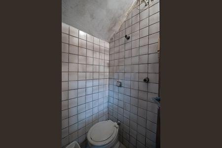 Casa à venda com 360m², 6 quartos e 2 vagas Casa à venda com 360m², 6 quartos e 2 vagasBanheiro 2