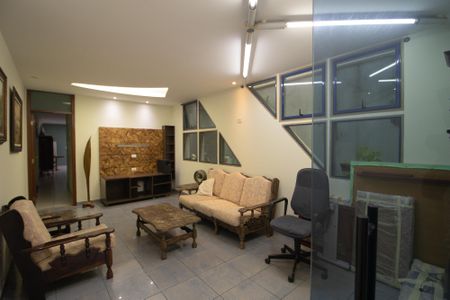 Casa à venda com 360m², 6 quartos e 2 vagas Casa à venda com 360m², 6 quartos e 2 vagasSala 2