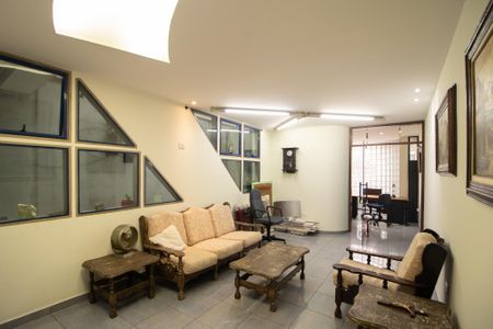 Casa à venda com 360m², 6 quartos e 2 vagas Casa à venda com 360m², 6 quartos e 2 vagasSala 2