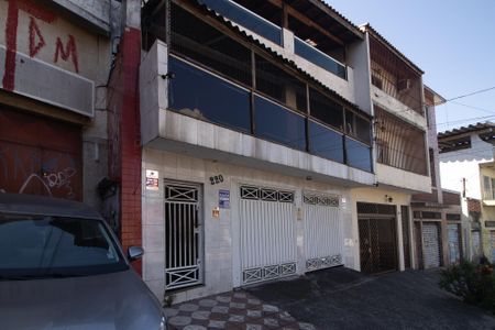 Casa à venda com 400m², 3 quartos e 2 vagas Casa à venda com 400m², 3 quartos e 2 vagasFachada com placa
