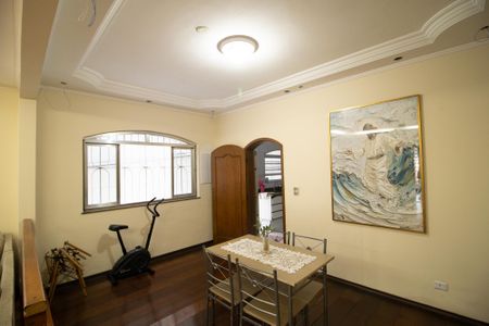 Casa à venda com 400m², 3 quartos e 2 vagas Casa à venda com 400m², 3 quartos e 2 vagasSala 1