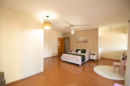 Casa à venda com 400m², 3 quartos e 2 vagas Casa à venda com 400m², 3 quartos e 2 vagasSuíte