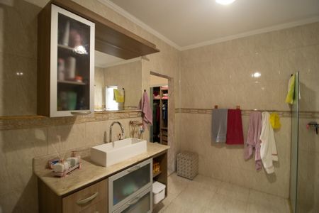 Casa à venda com 400m², 3 quartos e 2 vagas Casa à venda com 400m², 3 quartos e 2 vagasBanheiro da Suíte