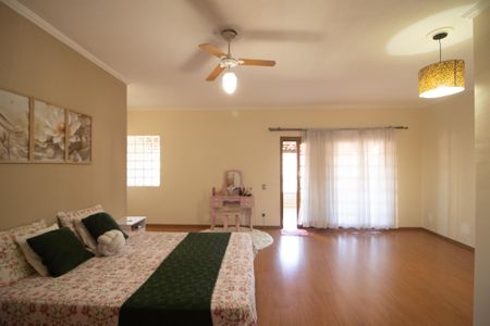 Casa à venda com 400m², 3 quartos e 2 vagas Casa à venda com 400m², 3 quartos e 2 vagasSuíte