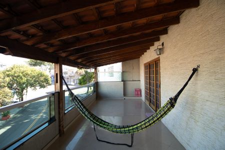 Casa à venda com 400m², 3 quartos e 2 vagas Casa à venda com 400m², 3 quartos e 2 vagasVaranda da Suíte