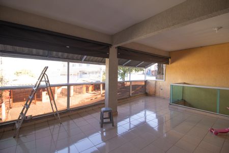 Casa à venda com 400m², 3 quartos e 2 vagas Casa à venda com 400m², 3 quartos e 2 vagasVaranda da Sala