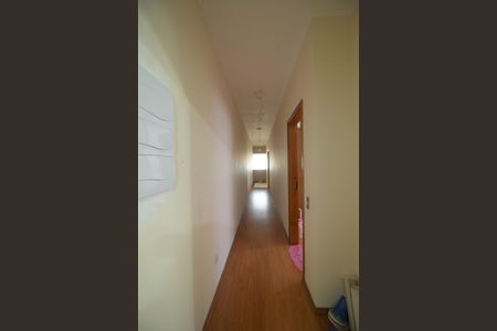 Casa à venda com 400m², 3 quartos e 2 vagas Casa à venda com 400m², 3 quartos e 2 vagasCorredor