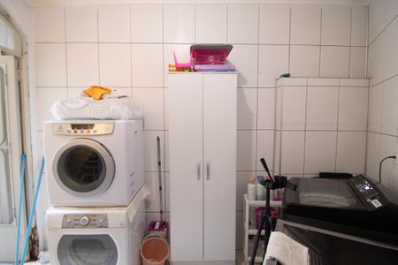 Casa à venda com 400m², 3 quartos e 2 vagas Casa à venda com 400m², 3 quartos e 2 vagasÁrea de Serviço