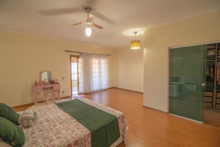 Casa à venda com 400m², 3 quartos e 2 vagas Casa à venda com 400m², 3 quartos e 2 vagasSuíte